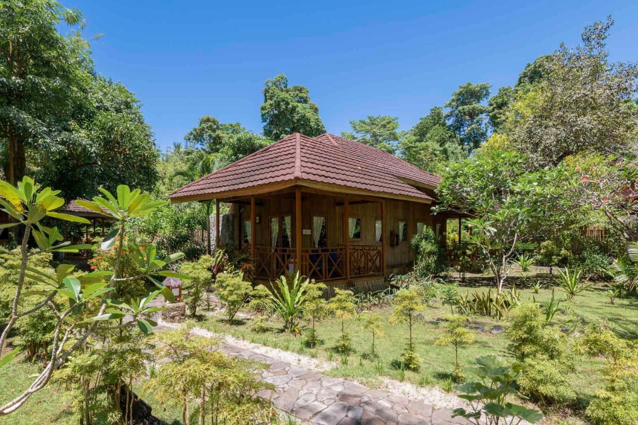 Siladen Resort & Spa Bunaken Eksteriør bilde