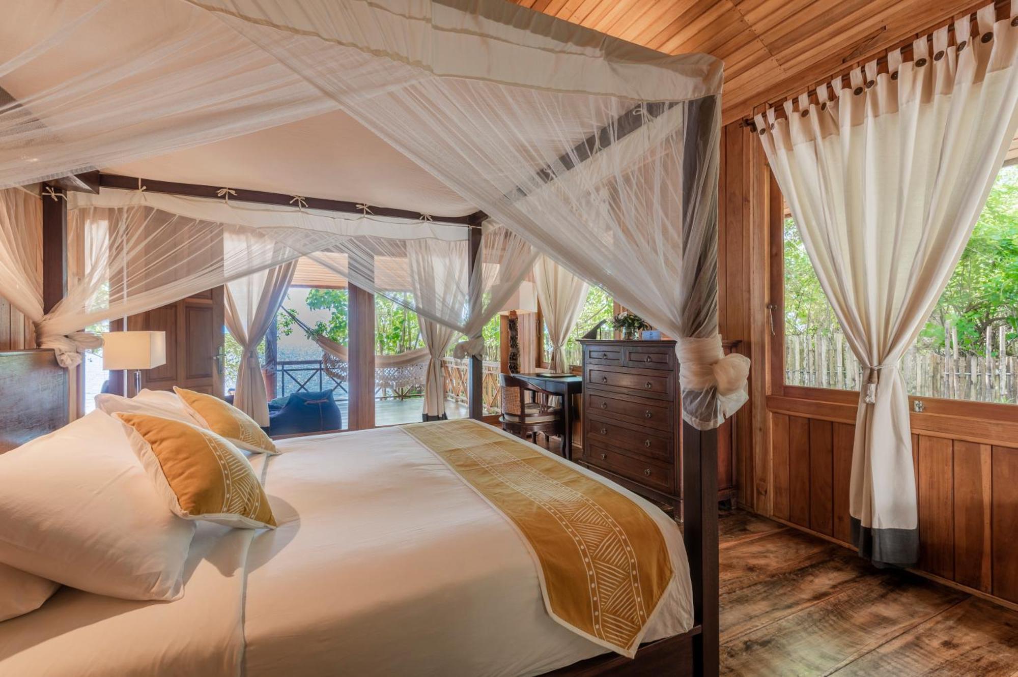 Siladen Resort & Spa Bunaken Eksteriør bilde